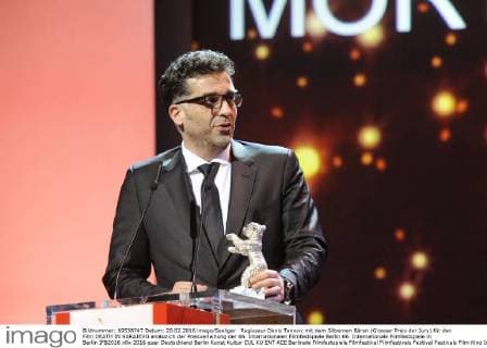 Regisseur Danis Tanovic mit dem Silbernen Bären (Grosser Preis der Jury) für den Film DEATH IN SARAJEVO anlässlich der Preisverleihung der 66. Internationalen Filmfestspiele Berlin 66. Internationale Filmfestspiele in Berlin IFB2016