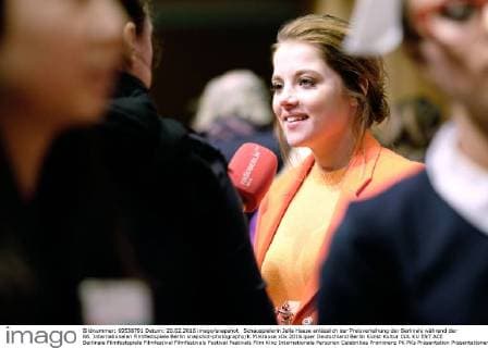 Schauspielerin Jella Haase anlässlich der Preisverleihung der Berlinale während der 66. Internationalen Filmfestspiele Berlin snapshot-photography K.M.Krause