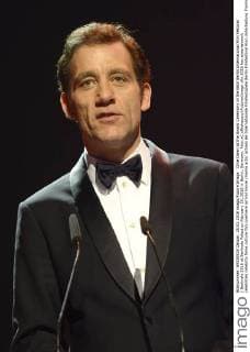 Clive Owen at the Award Ceremony of the 66th Berlin International Film Festival Berlinale 2016 at Berlinale Palast on February 20, 2016 in Berlin, Germany. Foto:xC.xNiehausx xFuturexImage