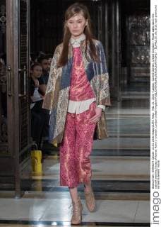 Feb. 21, 2016 - London, Covent Garden, United Kingdom - Model walks down the catwalk wearing House of Kamair Rokni s creation. London United Kingdom - ZUMAp133
