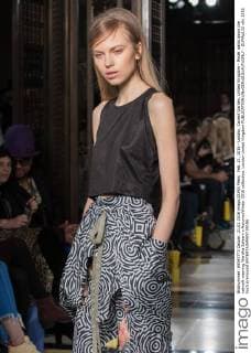 Feb. 21, 2016 - London, Covent Garden, United Kingdom - Model walks down the catwalk wearing Wardha Saleem s Autumn Winter 2016 collection. London United Kingdom - ZUMAp133