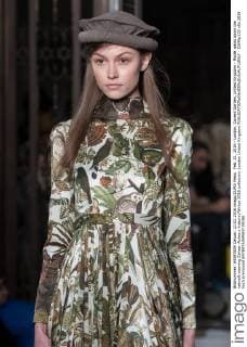 Feb. 21, 2016 - London, Covent Garden, United Kingdom - Model walks down the catwalk wearing Zaheer Abbas s Autumn Winter 2016 collection. London United Kingdom - ZUMAp133