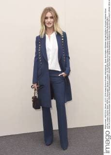 Rosie Huntington-Whiteley bei der Burberry Prorsum Fashion Show auf der London Fashion Week AW16 in Kensington Gardens. London. 22.02.2016 Rosie Huntington-Whiteley  Foto:xS.xVasx xFuturexImage