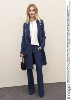 Rosie Huntington-Whiteley bei der Burberry Prorsum Fashion Show auf der London Fashion Week AW16 in Kensington Gardens. London. 22.02.2016 Rosie Huntington-Whiteley  Foto:xS.xVasx xFuturexImage