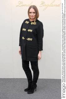 Laura Haddock bei der Ankunft zur Burberry Prorsum Fashion Fashion Show am 22.02.2016 im Rahmen der London Fashion Week Fall Winter 2016 London Fashion Week Autumn Winter 2016 - Burberry Prorsum Womenswear 