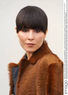 Noomi Rapace bei der Ankunft zur Burberry Prorsum Fashion Fashion Show am 22.02.2016 im Rahmen der London Fashion Week Fall Winter 2016 London Fashion Week Autumn Winter 2016 - Burberry Prorsum Womenswear 