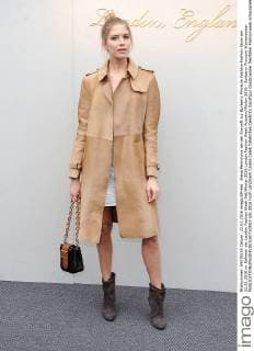 Elena Perminova bei der Ankunft zur Burberry Prorsum Fashion Fashion Show am 22.02.2016 im Rahmen der London Fashion Week Fall Winter 2016 London Fashion Week Autumn Winter 2016 - Burberry Prorsum Womenswear 
