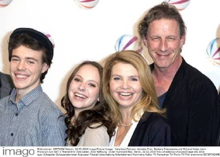 Valentino Fortuzzi, Annette Frier, Barbara Prakopenka und Richard Huber beim Photocall zum SAT.1 Themenfilm Zwei Leben. Eine Hoffnung. in der Humboldt-Box. Berlin, 22.02.2016 Foto:xFredericx xFuturexImage