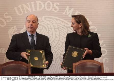 Brazilian Foreign Relations Minister Mauro Viera (L) and his Mexican counterpart Claudia Ruiz deliver a presser after signing a bilateral cooperation agreement in Mexico city, Mexico, 23 February 2016. EFE Sashenka Gutierrez BRAZILIAN FOREIGN MINISTER MAURO VIERA VISITS MEXICO !ACHTUNG: NUR REDAKTIONELLE NUTZUNG!  MEX02 20160223-635918658876320283