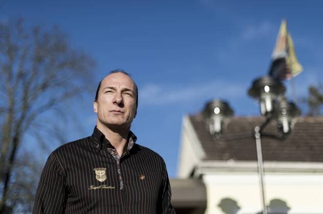 Peter Fitzek, König von Neudeutschland , aufgenommen am Donnerstag (14.01.2016) vor dem ehemaligen Krankenhaus in Wittenberg. RM001