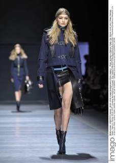 Milan Woman s Fashion Week Fall Winter 2016 2017 Milan Fashion Week, Autumn Winter 2016 2017. Versace fashionshow Pictured: Gigi Hadid  RiccardoxGiordanox xfotosicki