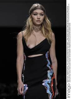 Milan Woman s Fashion Week Fall Winter 2016 2017 Milan Fashion Week, Autumn Winter 2016 2017. Versace fashionshow Pictured: Gigi Hadid  RiccardoxGiordanox xfotosicki