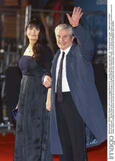 Claude Lelouch mit Freundin - 41. Preisverleihung Cesar, Theatre du Chatelet, Paris Frankreich - 26 02 2016 GwendolineLeGoff Panoramic 