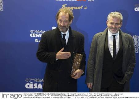 Cesar Preisverleihung in Paris - Preisträger Vincent Lindon ( Cesar bester Schauspieler ), Stephane Brise - 41. Preisverleihung Cesar, Photocall mit den Gewinnern, Fouquets, Paris Frankreich - 26 02 2016 GwendolineLeGoff Panoramic 