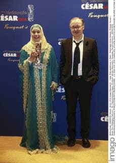 Cesar Preisverleihung in Paris - Preisträger Soria Zeroual, Philippe Faucon ( Beste Film-Adaption, Fatima ) - 41. Preisverleihung Cesar, Photocall mit den Gewinnern, Fouquets, Paris Frankreich - 26 02 2016 GwendolineLeGoff Panoramic 