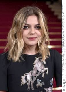 205236 Arnal-De Rosa Starface 2016-02-26 Paris France 41ème cérémonie des CESAR: Arrivées dans le hall du théâtre du Châtelet. Emera, Louane  Copyright: xArnal-DexRosax xStarfacex STAR_205236_058