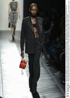 Mailand Fashion Week - Bottega Veneta Modenschau Milan Woman s Fashion Week Fall Winter 2016 2017 Milan Fashion Week, Autumn Winter 2016 2017. BottegaVeneta Fashionshow Pictured: Model  RiccardoxGiordanox xfotosicki