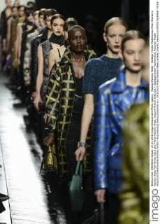 Mailand Fashion Week - Bottega Veneta Modenschau Milan Woman s Fashion Week Fall Winter 2016 2017 Milan Fashion Week, Autumn Winter 2016 2017. BottegaVeneta Fashionshow Pictured: Model  RiccardoxGiordanox xfotosicki