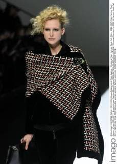 Woman s Milan Fashion Week Fall Winter 2016 2017 Milan Fashion Week Autumn Winter 2016 2017. Giorgio Armani Fashion Show Pictured  SimonaxChioccia