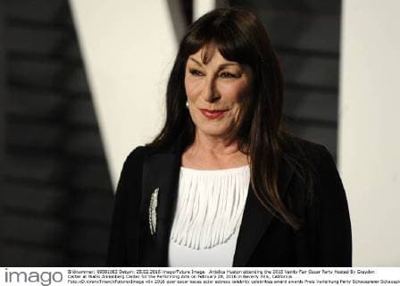 Anjelica Huston attending the 2016 Vanity Fair Oscar Party Hosted By Graydon Carter at Wallis Annenberg Center for the Performing Arts on February 28, 2016 in Beverly Hills, California. Foto:xD.xVanxTinex xFuturexImage