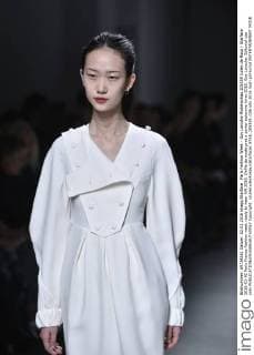 Paris Fashion Week - Guy Laroche Modenschau 205359 Julien de Rosa Starface 2016-03-02 Paris France Fashion week ready to wear AW 2016. Defile de mode pret a porter automne hiver 2016. Guy Laroche. Editorial use only  Copyright: xJulienxdexRosax xStarfacex STAR_205359_036