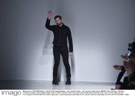 Paris Fashion Week - Guy Laroche Modenschau 205359 Julien de Rosa Starface 2016-03-02 Paris France Fashion week ready to wear AW 2016. Defile de mode pret a porter automne hiver 2016. Guy Laroche. Editorial use only  Copyright: xJulienxdexRosax xStarfacex STAR_205359_060