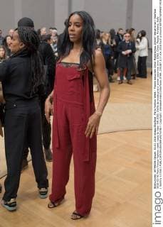 Paris Fashion Week - Promis besuchen Chloe Modenschau 205387 Serge Arnal Starface 2016-03-03 Paris France Fashion week ready to wear AW 2016. Defile de mode pret a porter automne hiver 2016. Chloe. People. Rowland, Kelly ( Destiny s Child )  Copyright: xSergexArnalx xStarfacex STAR_205387_017