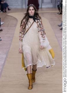 Paris Fashion Week - Chloe Modenschau 205392 Marineau Starface 2016-03-03 Paris France Fashion week ready to wear AW 2016. Defile de mode pret a porter automne hiver 2016.Chloe. Chloé , autumn-winter 2016 Paris, France Editorial use only _sans_perso  Copyright: xMarineaux STAR_205392_009