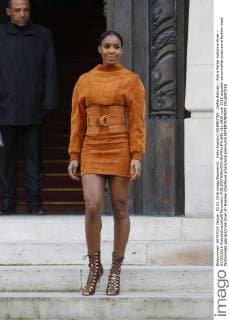 Kelly Rowland CELEBRITES : Defile Balmain - Pret a Porter Automne Hiver - 03 03 2016 GwendolineLeGoff Panoramic 
