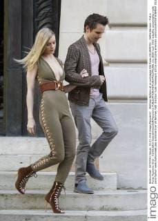 Matthew Bellamy et sa compagne Elle Evans CELEBRITES : Defile Balmain - Pret a Porter Automne Hiver - 03 03 2016 GwendolineLeGoff Panoramic 