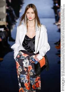 205422 Marineau Starface 2016-03-03 Paris France Fashion week ready to wear AW 2016. Defile de mode pret a porter automne hiver 2016. Alexis Mabille. Alexis Mabille , autumn-winter 2016 Paris, France Editorial use only _sans_perso  Copyright: xMarineaux STAR_205422_017