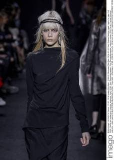 205428 Marineau Starface 2016-03-03 Paris France Fashion week ready to wear AW 2016. Defile de mode pret a porter automne hiver 2016. Ann Demeulemeester. Ann Demeulemeester, autumn-winter 2016 Paris, France Editorial use only _sans_perso  Copyright: xMarineaux STAR_205428_024