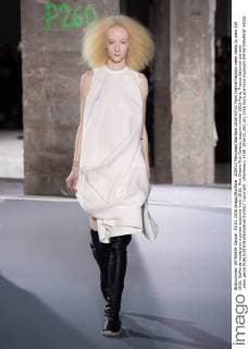 205433 Marineau Starface 2016-03-03 Paris France Fashion week ready to wear AW 2016. Defile de mode pret a porter automne hiver 2016. Rick Owens Rick Owens, autumn-winter 2016 Paris, France Editorial use only _sans_perso  Copyright: xMarineaux STAR_205433_002