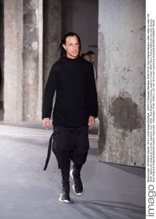 205433 Marineau Starface 2016-03-03 Paris France Fashion week ready to wear AW 2016. Defile de mode pret a porter automne hiver 2016. Rick Owens Rick Owens, autumn-winter 2016 Paris, France Editorial use only Owens, Rick  Copyright: xMarineaux STAR_205433_037