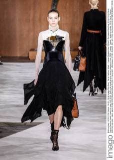 Paris Fashion Week - Loewe Modenschau 205440 Marineau Starface 2016-03-04 Paris France Fashion week ready to wear AW 2016. Defile de mode pret a porter automne hiver 2016. Loewe. Loewe , autumn-winter 2016 Paris, France Editorial use only _sans_perso  Copyright: xMarineaux STAR_205440_001