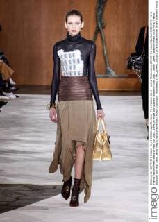 Paris Fashion Week - Loewe Modenschau 205440 Marineau Starface 2016-03-04 Paris France Fashion week ready to wear AW 2016. Defile de mode pret a porter automne hiver 2016. Loewe. Loewe , autumn-winter 2016 Paris, France Editorial use only _sans_perso  Copyright: xMarineaux STAR_205440_010