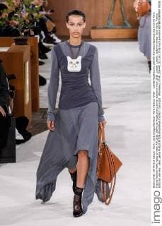 Paris Fashion Week - Loewe Modenschau 205440 Marineau Starface 2016-03-04 Paris France Fashion week ready to wear AW 2016. Defile de mode pret a porter automne hiver 2016. Loewe. Loewe , autumn-winter 2016 Paris, France Editorial use only _sans_perso  Copyright: xMarineaux STAR_205440_021