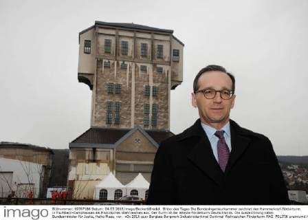 Bilder des Tages Die Bundesingenieurkammer zeichnet den Hammerkopf-Förderturm in Fischbach-Camphausen als Historisches Wahrzeichen aus. Der Turm ist der älteste Förderturm Deutschlands. Die Auszeichnung nahm Bundesminister für Justiz, Heiko Maas, vor.