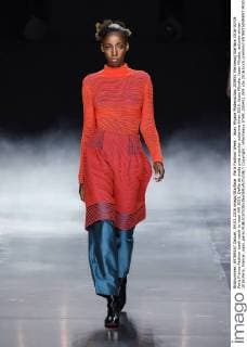 Paris Fashion Week - Issey Miyake Modenschau 205451 Marineau Starface 2016-03-04 Paris France Fashion week ready to wear AW 2016. Defile de mode pret a porter automne hiver 2016. Issey Miyake. Issey Miyake, autumn-winter 2016 Paris, France _sans_perso  Copyright: xMarineaux STAR_205451_009