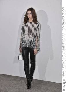 Paris Fashion Week - Promis besuchen Dior Modenschau 205450 De Rosa Starface 2016-03-04 Paris France Fashion week ready to wear AW 2016. Defile de mode pret a porter automne hiver 2016.Christian Dior. People. Benett, Sai  Copyright: xDexRosax STAR_205450_127