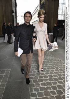 Paris Fashion Week - Promis besuchen Dior Modenschau 205450 De Rosa Starface 2016-03-04 Paris France Fashion week ready to wear AW 2016. Defile de mode pret a porter automne hiver 2016.Christian Dior. People. Bellamy, Matthew ( Muse ); Evans, Elle  Copyright: xDexRosax STAR_205450_146