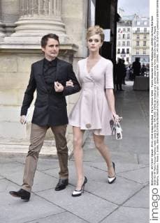 Paris Fashion Week - Promis besuchen Dior Modenschau 205450 De Rosa Starface 2016-03-04 Paris France Fashion week ready to wear AW 2016. Defile de mode pret a porter automne hiver 2016.Christian Dior. People. Bellamy, Matthew ( Muse ); Evans, Elle  Copyright: xDexRosax STAR_205450_149