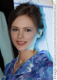 Model Veronika Mucha während der Eröffnung der Austellung FASHION-ABLE IN COMMUNIST POLAND im Nationalmuseum von Krakau, einem moderen Modekatalog basierund auf der Mode aus kommunistischen Zeiten Polens, in Rammen der Cracow Fashion Week 2016 snapshot-photography B.Shamlo