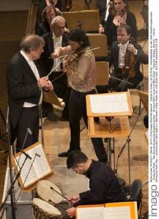 Frankfurt (Oder), 04.03.2016 - Musikfesttage an der Oder Eroeffnungskonzert - Exotische Musik - Das Brandenburgische Staatsorchester - Dirigent GMD Howard Griffith Solist - Iskandar Widjaja (Berlin), - Violine - Komponist Fazil Say -: Violinkonzert 1001 Nigths in the Harem