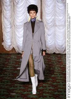 Paris Fashion Week - Veronique Leroy Modenschau 205462 Marineau Starface 2016-03-05 Paris France Fashion week ready to wear AW 2016. Defile de mode pret a porter automne hiver 2016. Véronique Leroy. _sans_perso  Copyright: xMarineaux STAR_205462_013