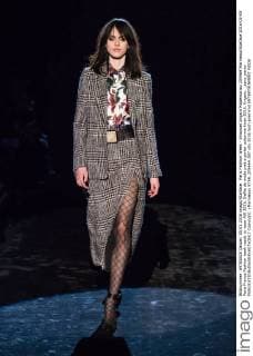 Paris Fashion Week - Emanuel Ungaro Modenschau 205464 Marineau Starface 2016-03-05 Paris France Fashion week ready to wear AW 2016. Defile de mode pret a porter automne hiver 2016. Ungaro. _sans_perso  Copyright: xMarineaux STAR_205464_007