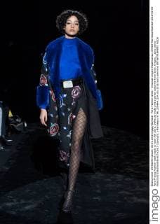 Paris Fashion Week - Emanuel Ungaro Modenschau 205464 Marineau Starface 2016-03-05 Paris France Fashion week ready to wear AW 2016. Defile de mode pret a porter automne hiver 2016. Ungaro. _sans_perso  Copyright: xMarineaux STAR_205464_024