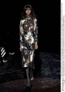 Paris Fashion Week - Emanuel Ungaro Modenschau 205464 Marineau Starface 2016-03-05 Paris France Fashion week ready to wear AW 2016. Defile de mode pret a porter automne hiver 2016. Ungaro. _sans_perso  Copyright: xMarineaux STAR_205464_040