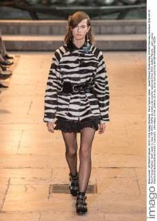 Paris Fashion Week - Isabel Marant Modenschau 205465 Marineau Starface 2016-03-04 Paris France Fashion week ready to wear AW 2016. Defile de mode pret a porter automne hiver 2016. Isabel Marant. _sans_perso  Copyright: xMarineaux STAR_205465_014