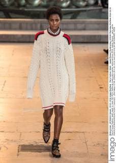 Paris Fashion Week - Isabel Marant Modenschau 205465 Marineau Starface 2016-03-04 Paris France Fashion week ready to wear AW 2016. Defile de mode pret a porter automne hiver 2016. Isabel Marant. _sans_perso  Copyright: xMarineaux STAR_205465_015